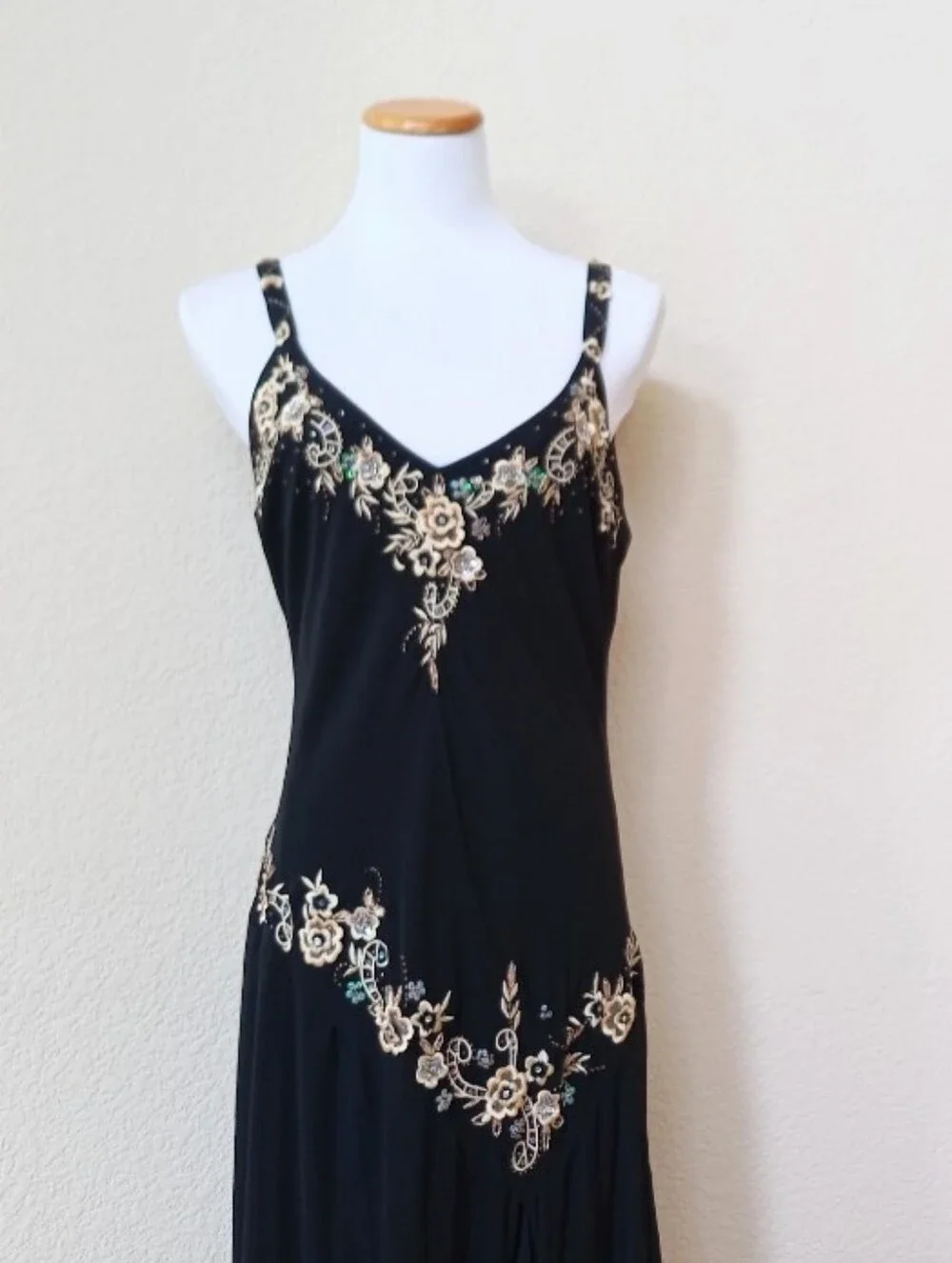 R&M Richards vintage 1990s black embroidered and embellished dress - Picture 6 of 10